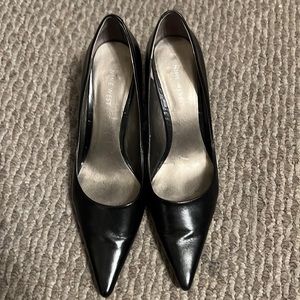 Sz 9 Nine West black pumps